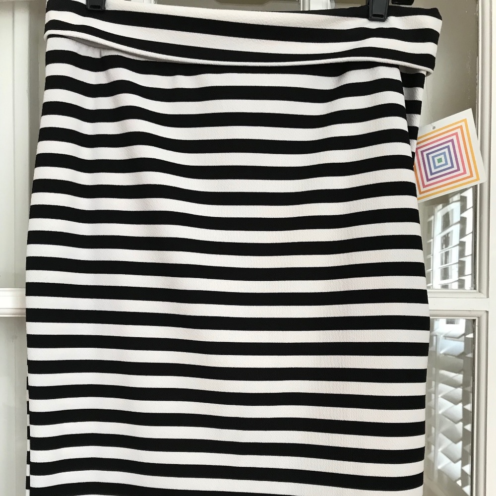 LuLaRoe Cassie Pencil Skirt - Large